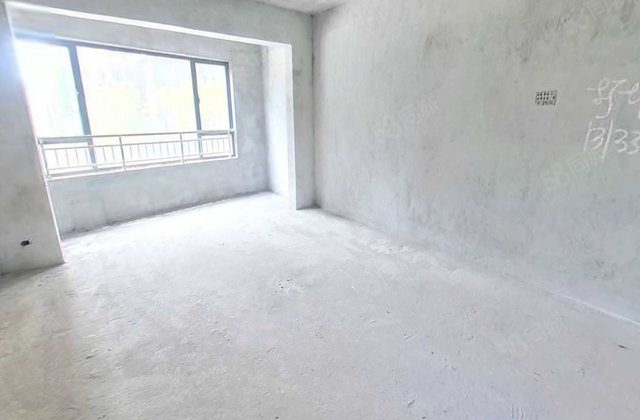 凤凰学府3室2厅129.7㎡68万二手房图片