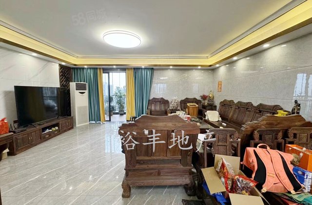 怡翠晋盛花园4室2厅198.73㎡350万二手房图片