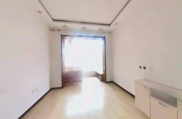 鸿景兴园3室1厅136.65㎡128万二手房图片