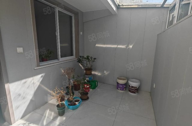 金鼎东临 东昌中学总校 单位家属院孝心一楼带院三室精装