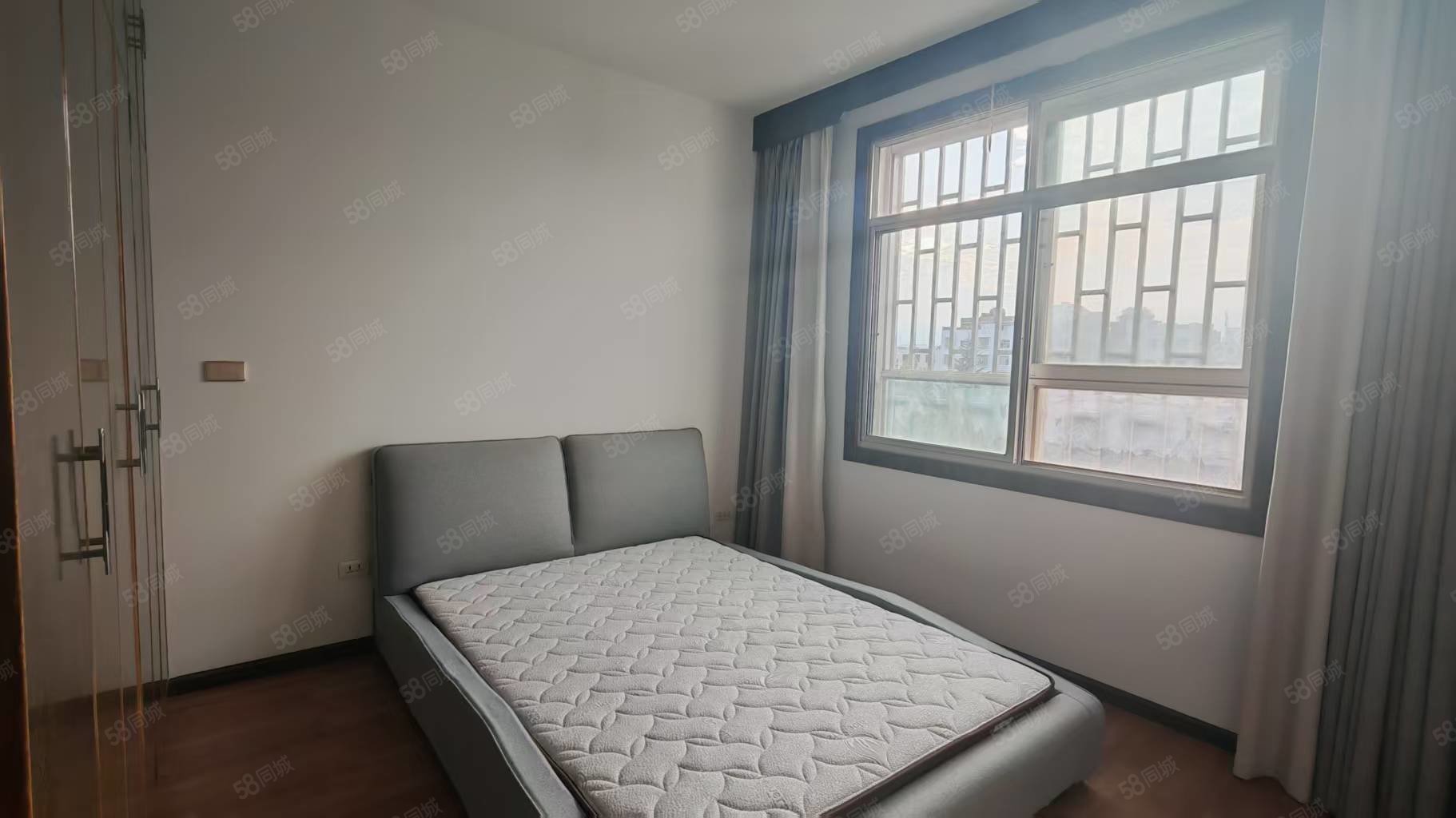 司法局家属区4室2厅2卫155.75㎡南北64万