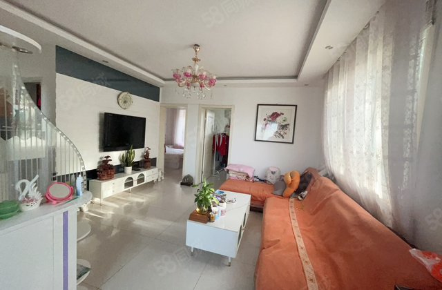 精装三居 中层 客厅飘窗靠金柱康城 水晶丽城 阿尔卡迪亚送储