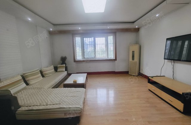 文轩实验 多层 凤凰新城 大三室双卫 带大储藏室 户型方正