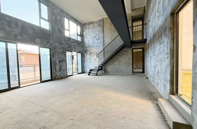 合能枫丹铂麓三期6室3厅149.64㎡350万二手房图片