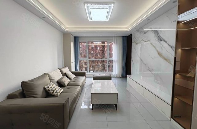 英伦铭筑2室1厅81.27㎡45万二手房图片