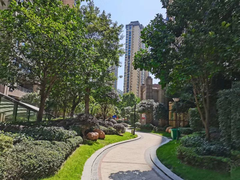 中瑞领航城3室2厅1卫108㎡南北63.8万