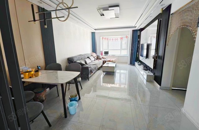 吾悦和府D区2室2厅106㎡100万二手房图片