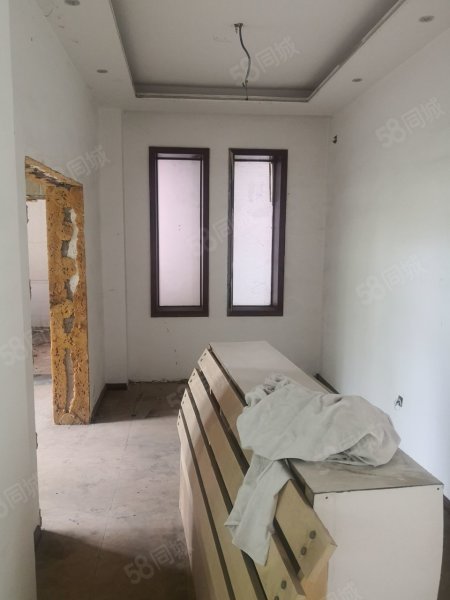 二层独栋别墅 清水房 前后花园包围 小区位置 ,锦上花园-锦州58同城