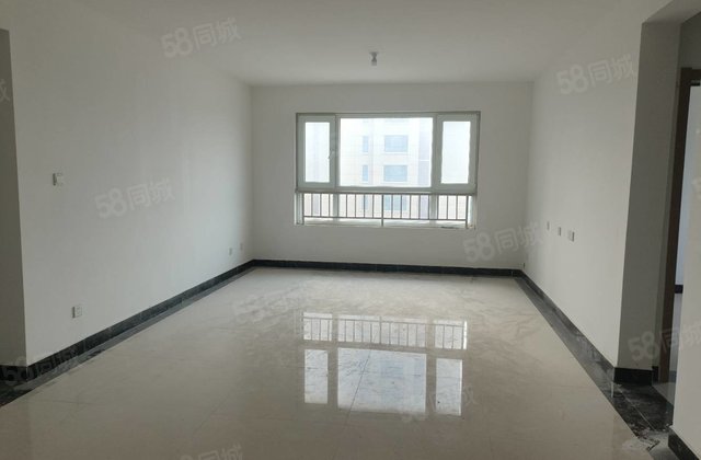 站前街电梯房西边户新房未住大三室带车位储藏室免大税