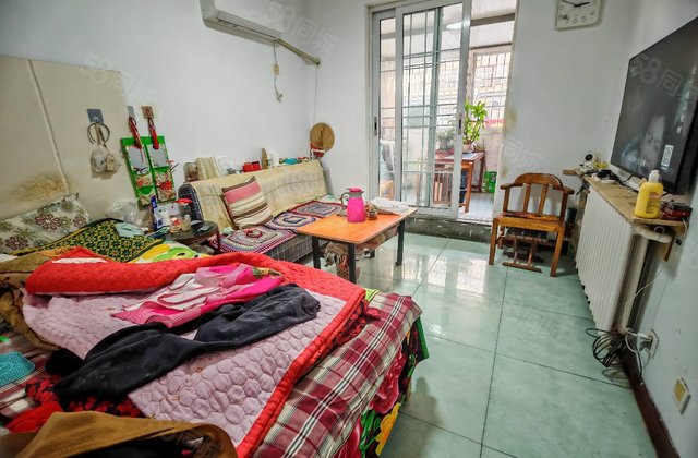 闸口 ，东关国际，新时代多层二楼2室一厅免大税可按揭