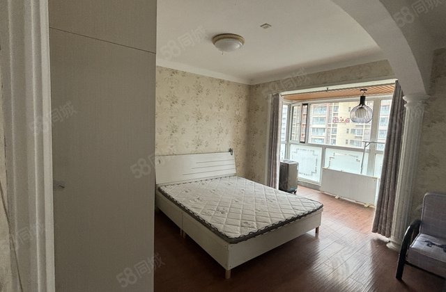 文轩本部 老一中外国语1室1厅1厨1卫 随时看房 可按揭