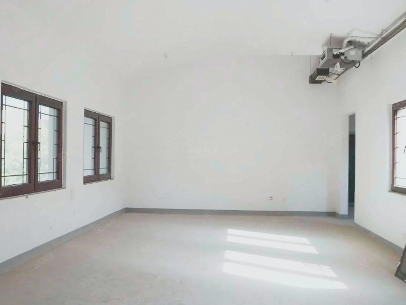 龍湖頤和原著6室3廳5衛(wèi)1096㎡南北18000萬