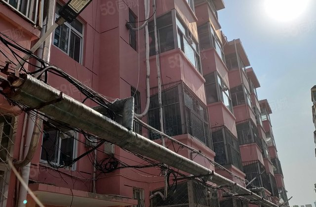 地铁小区2室1厅1卫带地下室价格可谈