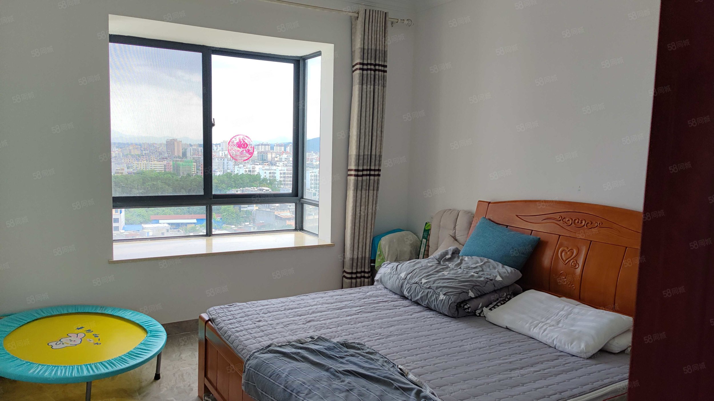 水晶公园3室1厅1卫86.82㎡南55万