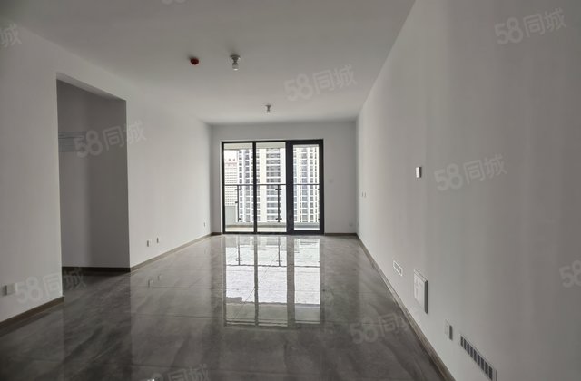 城市芳华东边户  南北通透全明户带车位 储     外国语