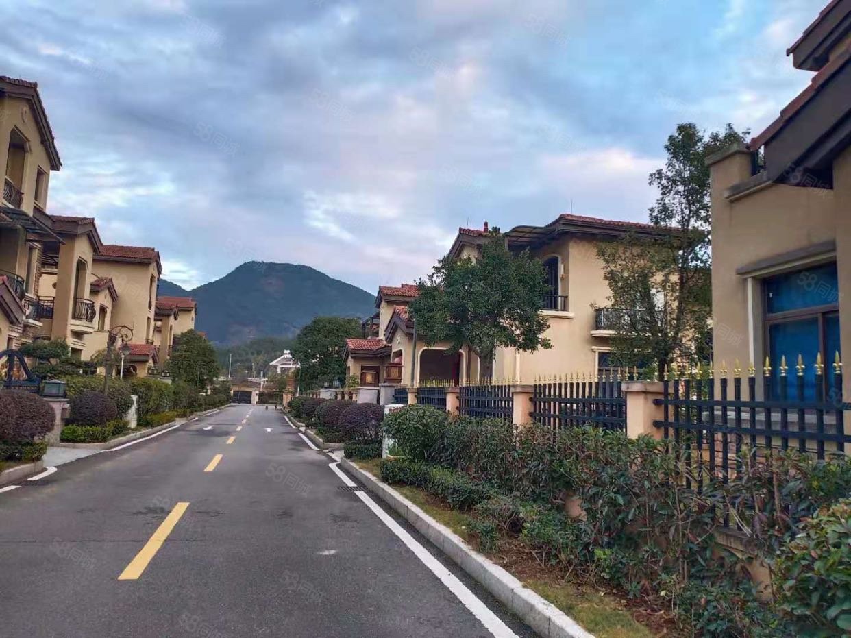 武夷山碧桂园6室1厅3卫360㎡北320万