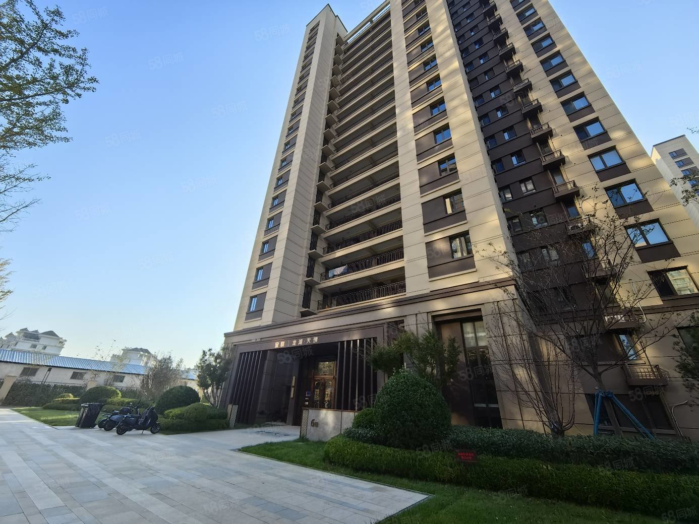 高区一小一中龙湖天璞精装三室17楼东边户南向落地大窗