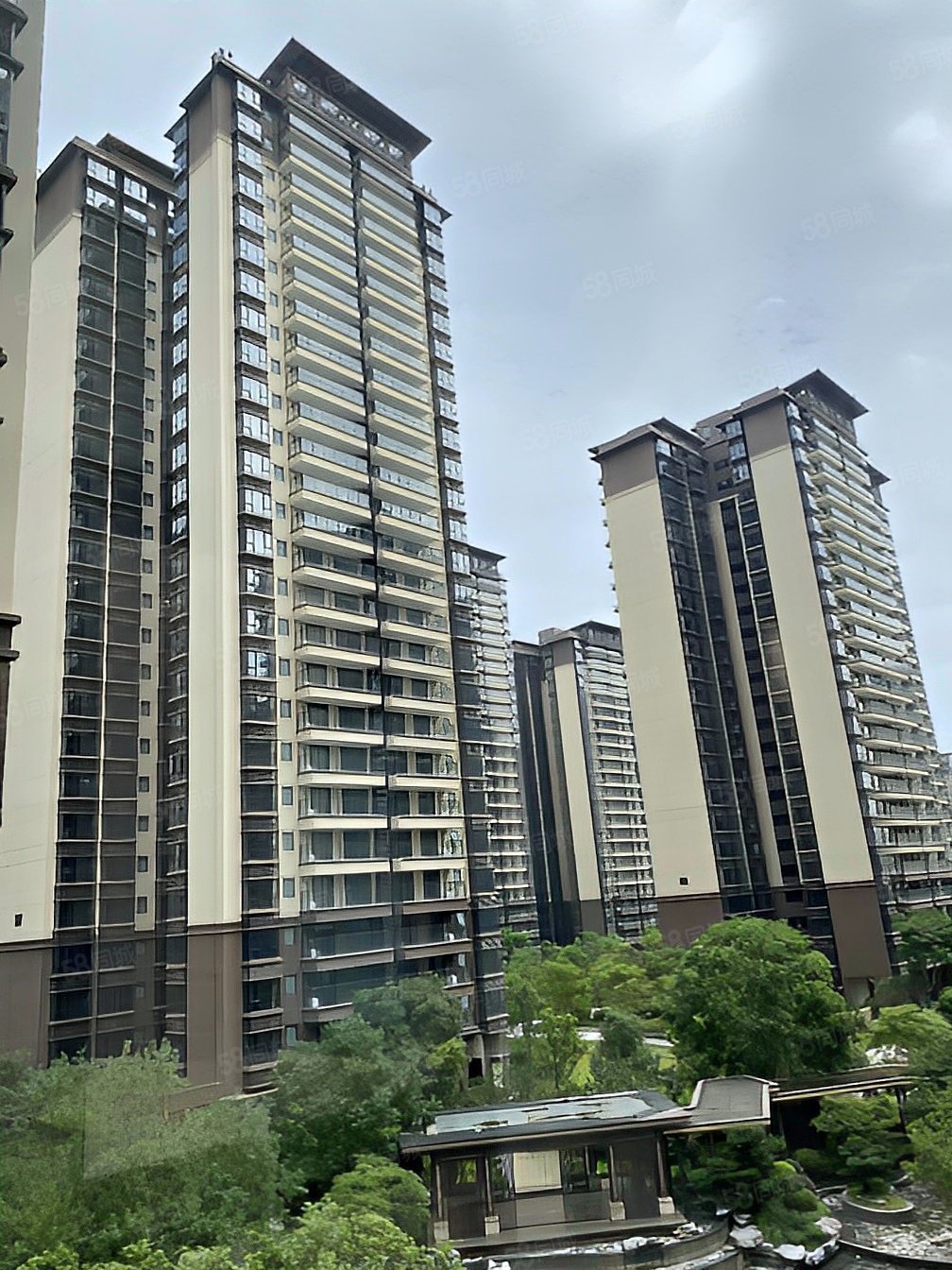 保利冠江墅4室2厅2卫177.79㎡南北300万