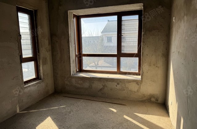 东昌府院一期5室2厅3卫边户大院