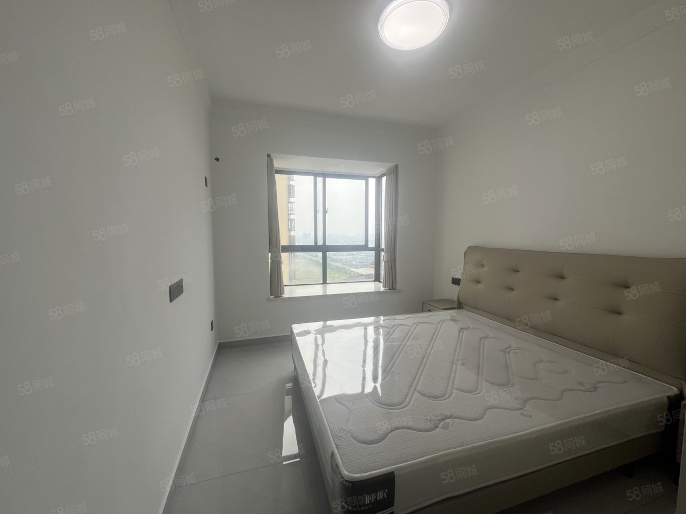 香槟国际5室2厅2卫123㎡南北72万