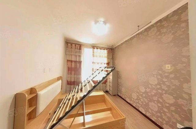 天嘉水晶城3室2厅144.64㎡122万二手房图片