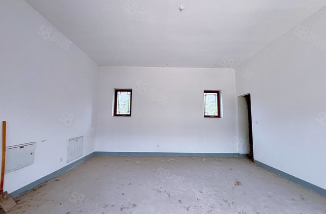 古楼西南大别墅  四合院 离湖边50mi 位置好 光岳府