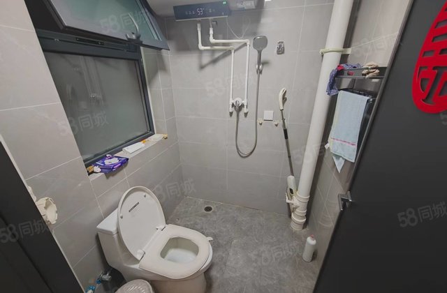 6层洋房 一楼带院 下沉带院 采光很棒 带车位储藏室