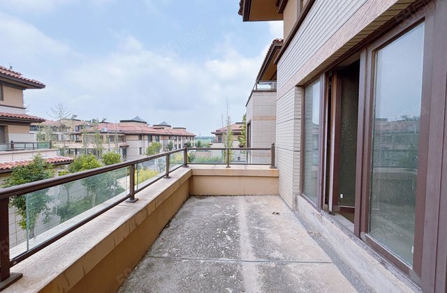 420平 盛世天湖别墅急售 诚心出售 价格可议产权清晰