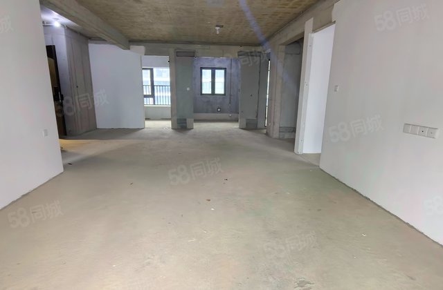 越秀栖山悦府4室2厅126.54㎡118万二手房图片