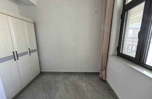 一实验，区政府，孟达桂馨苑，三室精装三室拎包入住免大税带车储