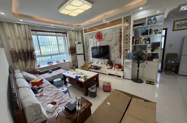 莲湖花园 精装 大两居 地暖 可按揭 随时看房 免大税 带储