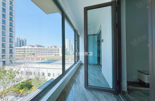 房东急售    实验对过 学府印象三居  双阳台落地窗