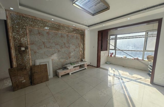 香江北临 新城邦 好楼层带车位带储藏室免大税 实验