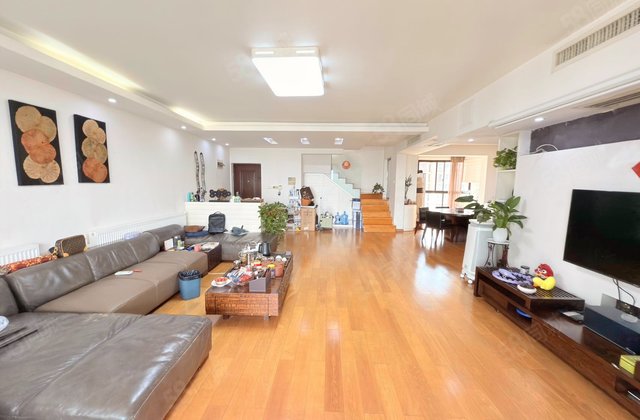 金色比华利5室3厅231.37㎡168万二手房图片