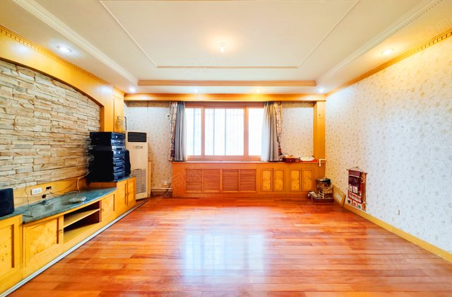 绿茵公寓(健康路)3室2厅194.12㎡180万二手房图片