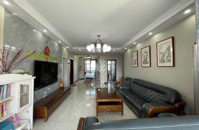 湖边1000  凤凰楼层 三叶草 车位 储2017年房