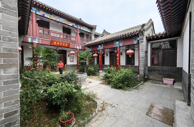 前排临湖 东昌御府 四合院 450平 证过2年 诚售