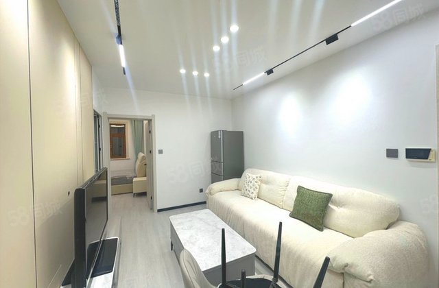 上东城市之光1室1厅52.36㎡36万二手房图片