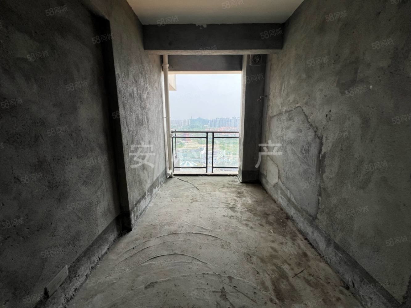 德和领秀广场5室2厅2卫150㎡南北132.6万