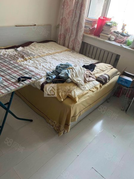 红旗小区(一区)1室1厅1卫30㎡西20万