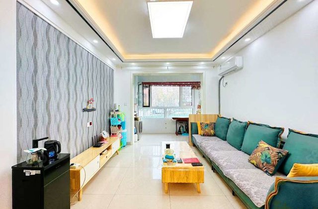 金柱绿城 孝心一楼 精装 拎包入住  无遮挡采光好 南北通透