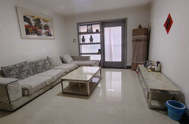 文轩本部，龙湾三室两厅两卫，有车位，户型方正南北通透