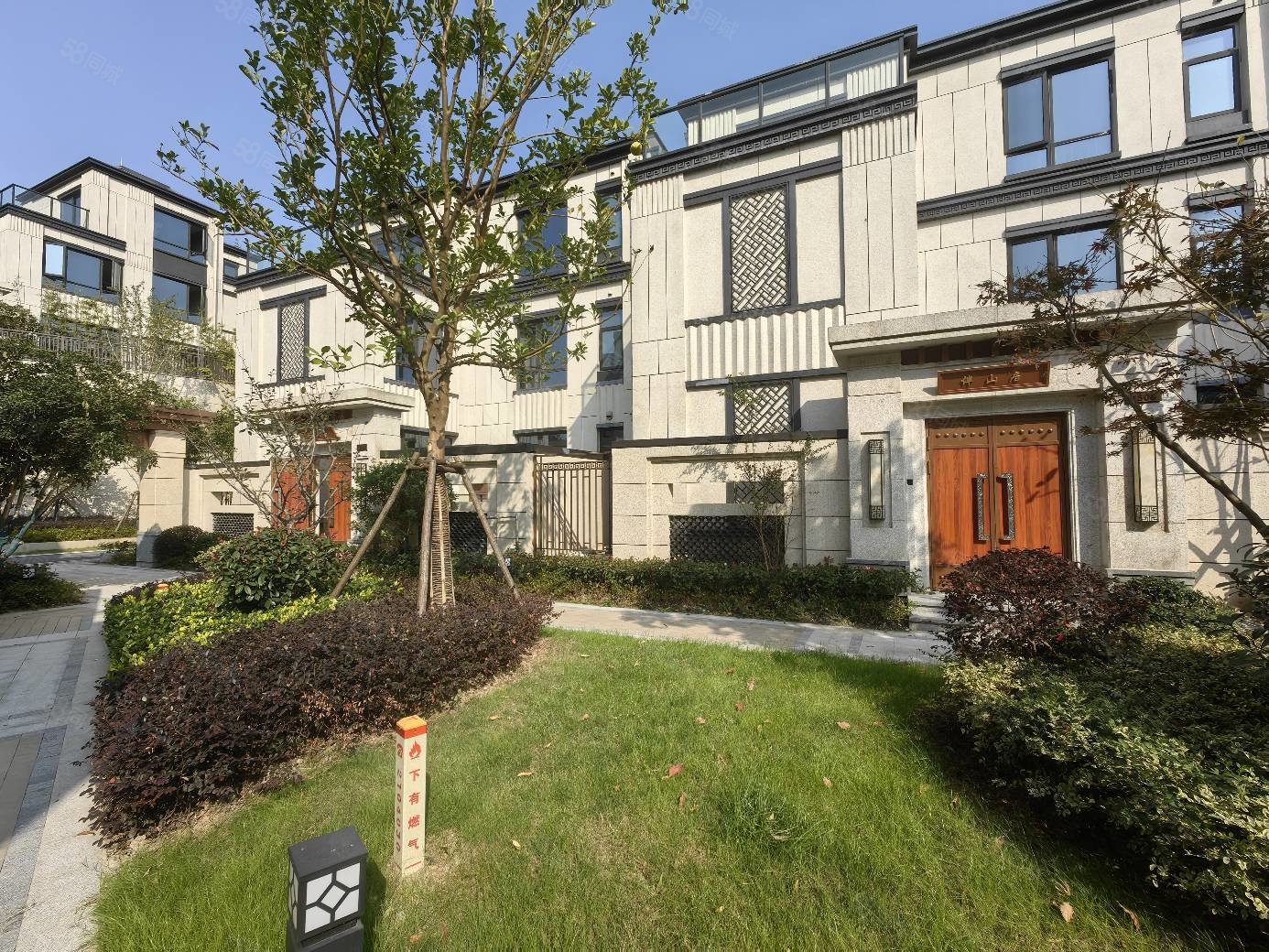 面朝市区 视野好 3000亩高尔夫球场环绕,伴山美墅-湖州58同城