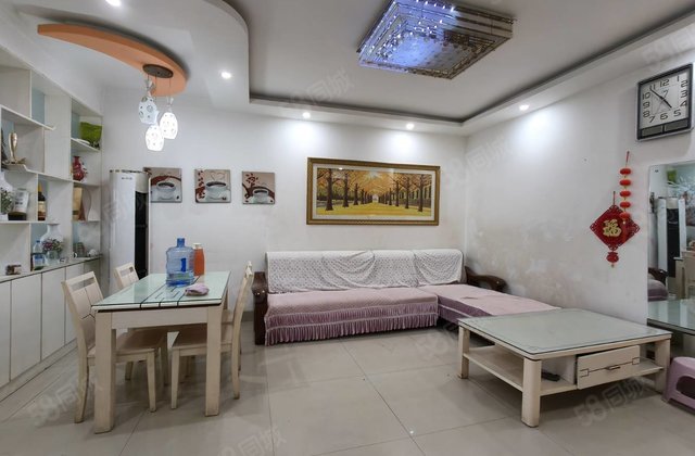 阳光实验，振兴西路金柱月亮湾B区，三室两厅一卫，送车位储。