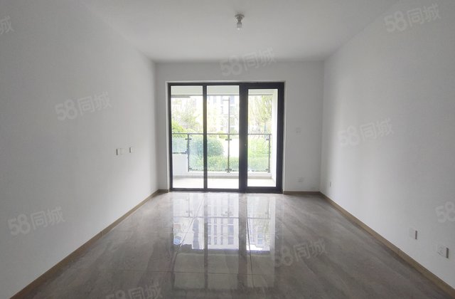 奥森   急售新房未注 城市芳华带车位 有钥匙