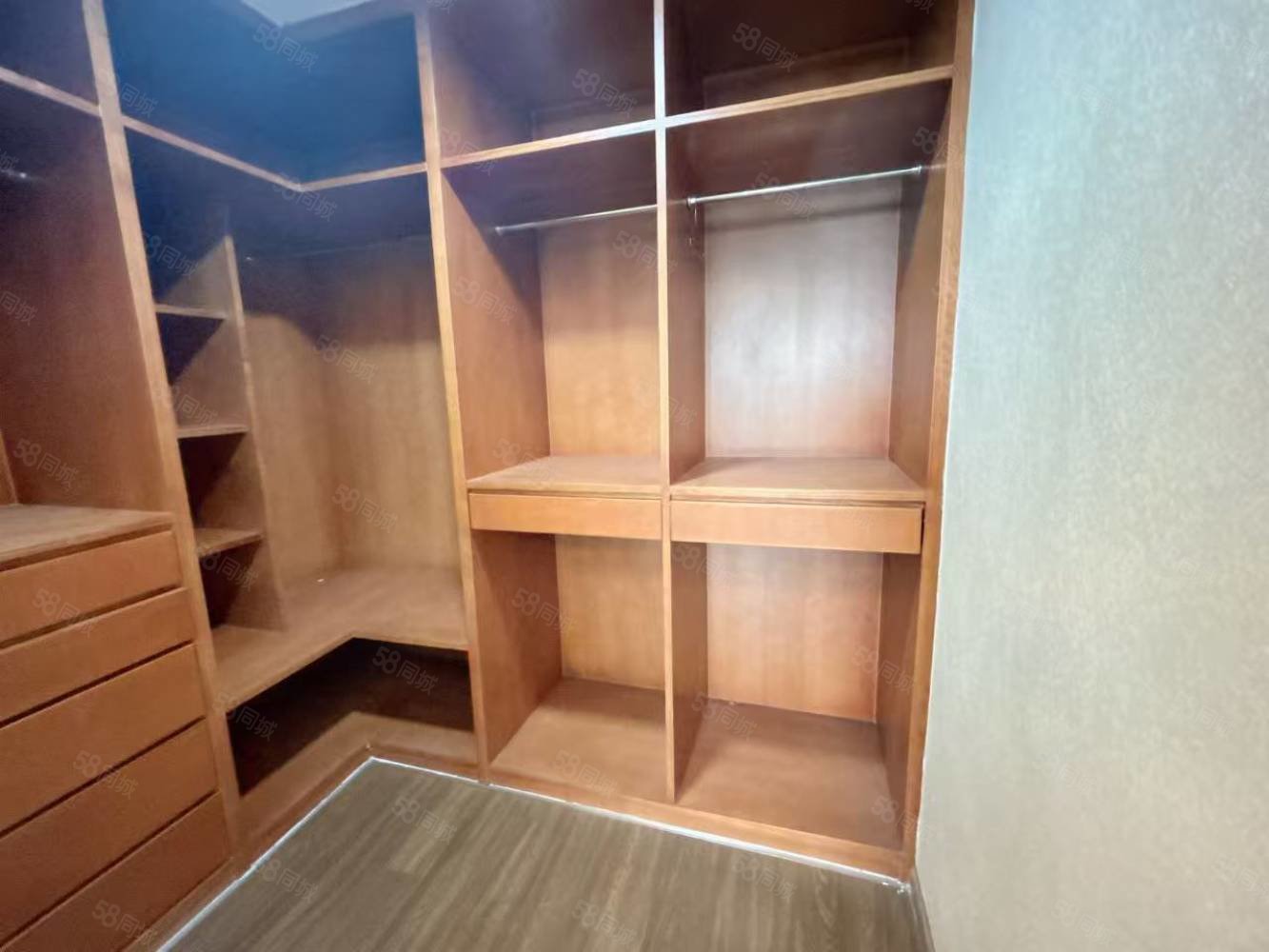 龙泉花园东苑4室2厅2卫151㎡东西93.8万