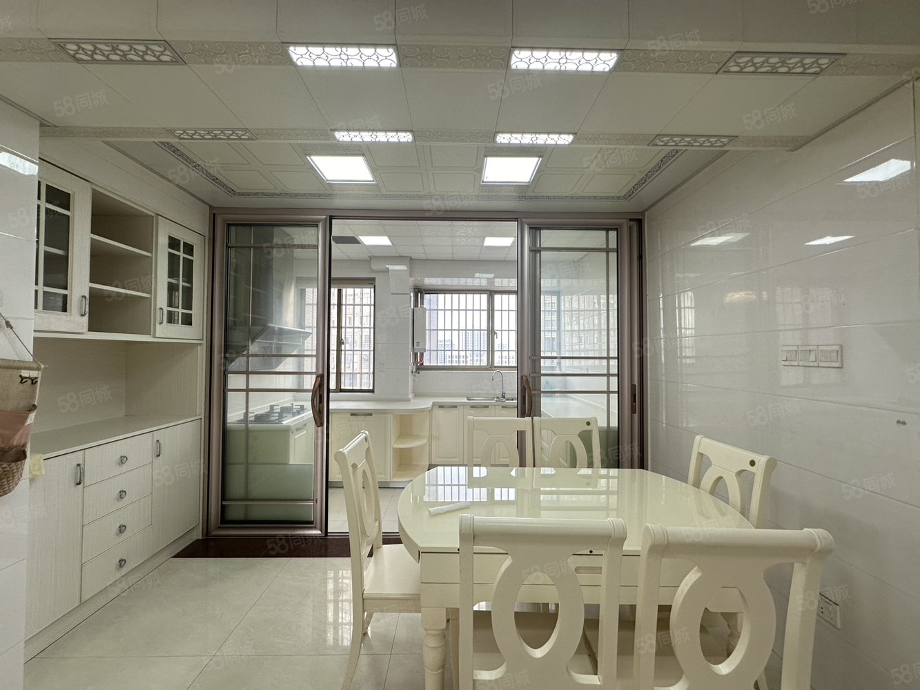 华鼎中央城3室2厅2卫125㎡南北81万