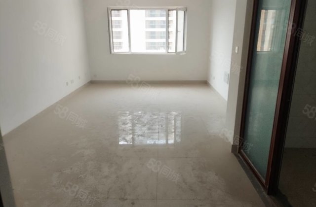 区政府125平68万随时看房子送地下室  楼层全天采光可按揭