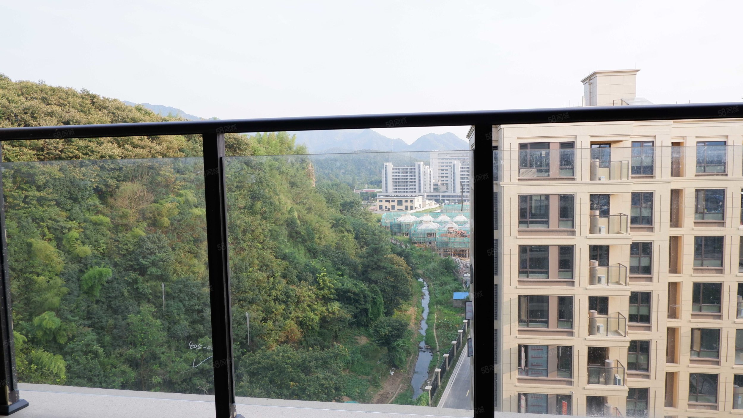 安吉清华园3室3厅1卫89㎡南120万