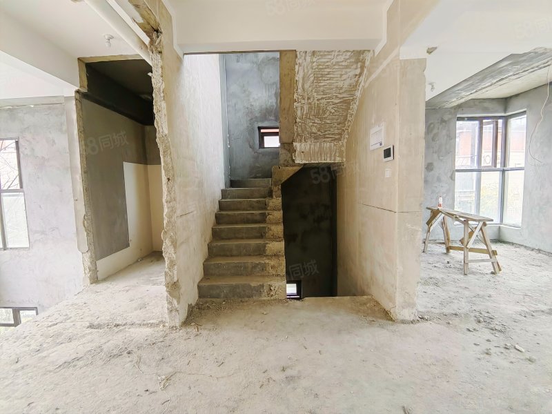 急售随时看房约谈万悦花园联排别墅边套土建已做